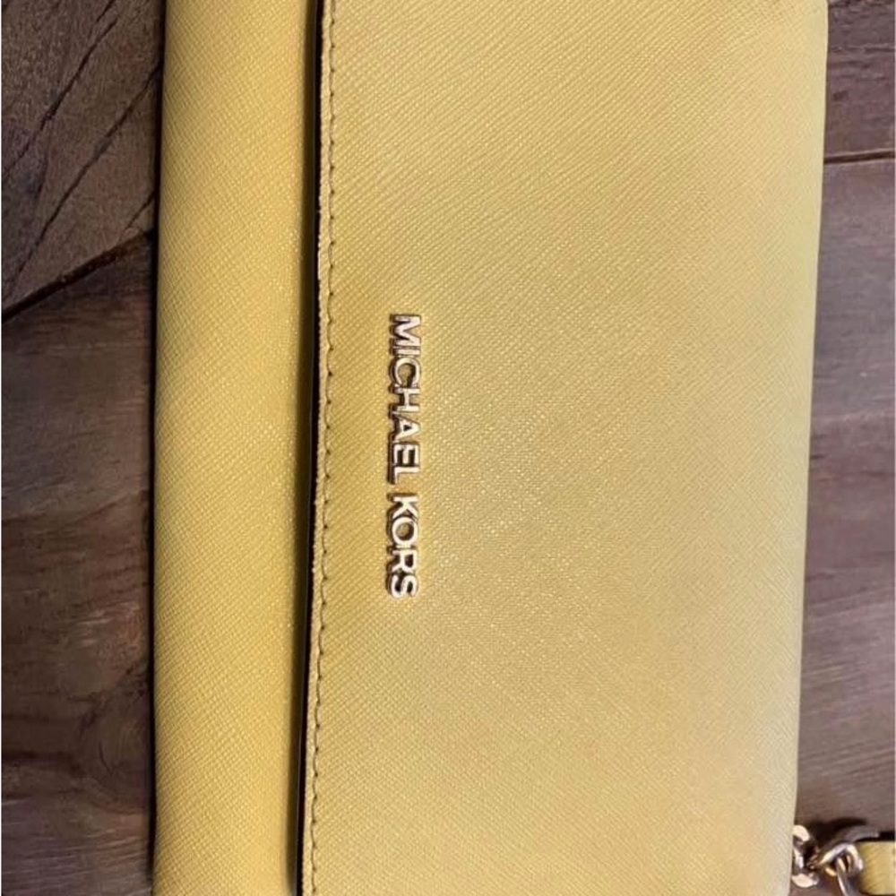 Michael Kors Crossbody purse